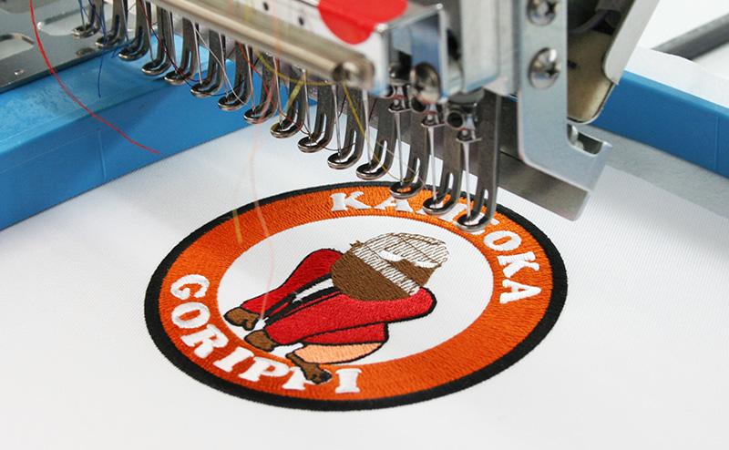 自社工場で熟練の職人が制作